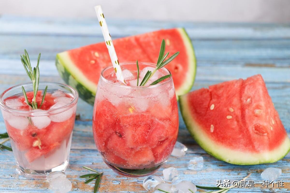 西瓜荔枝和芒果,芒果哈密瓜西瓜水果