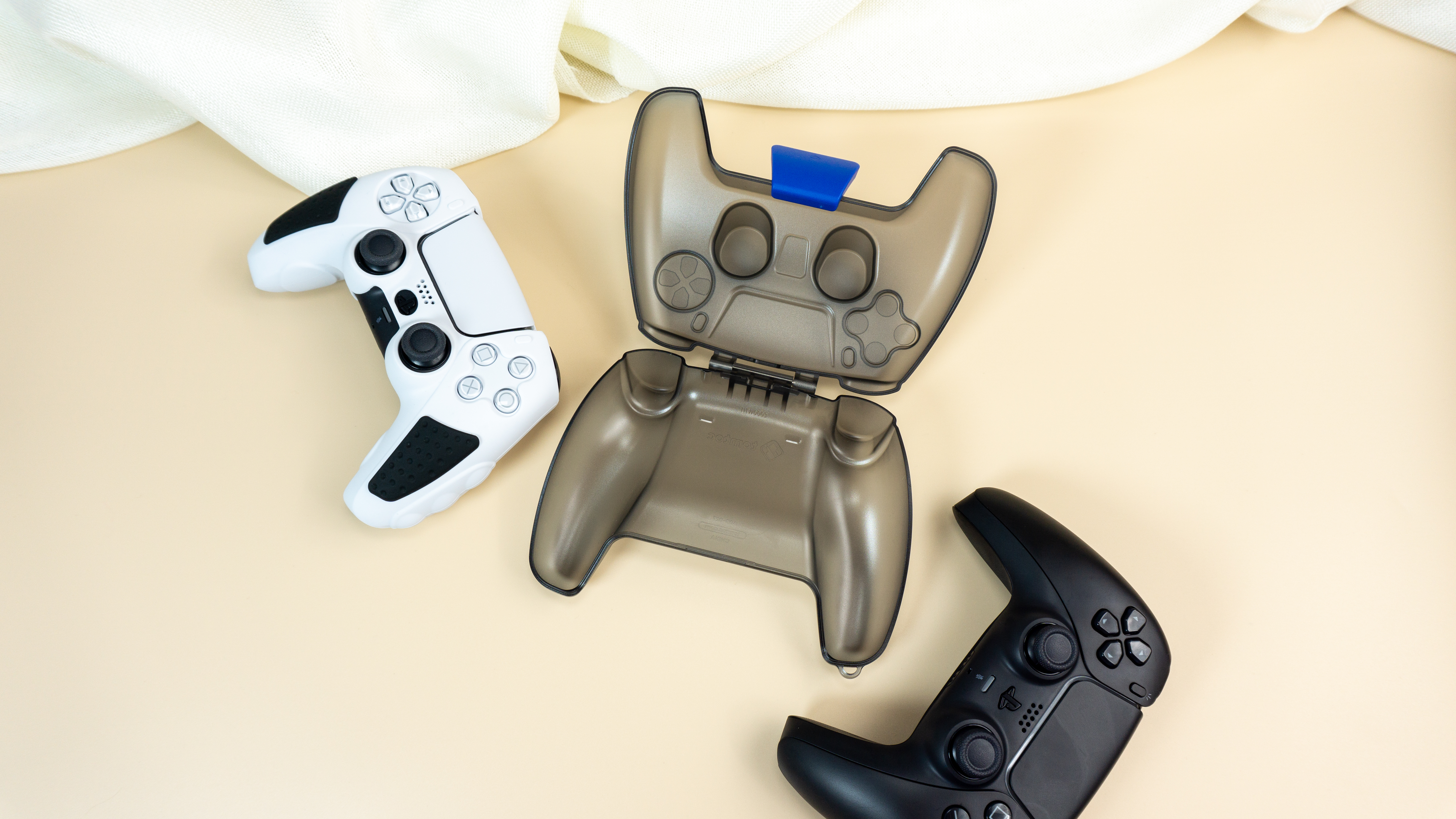 ps4和ps5的p5r哪个建议入手,ps5值得入手的其他配置