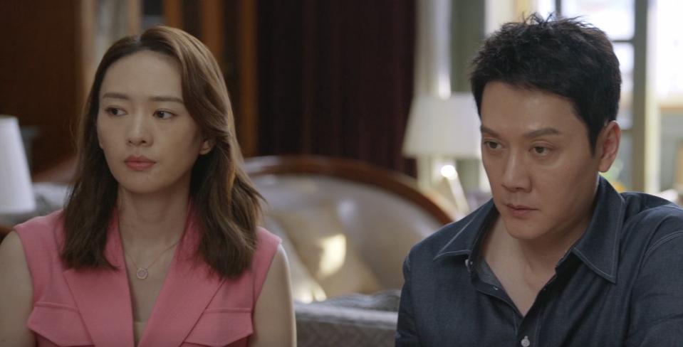 张颂文和冯绍峰走红毯互相谦让,冯绍峰张颂文翻白眼