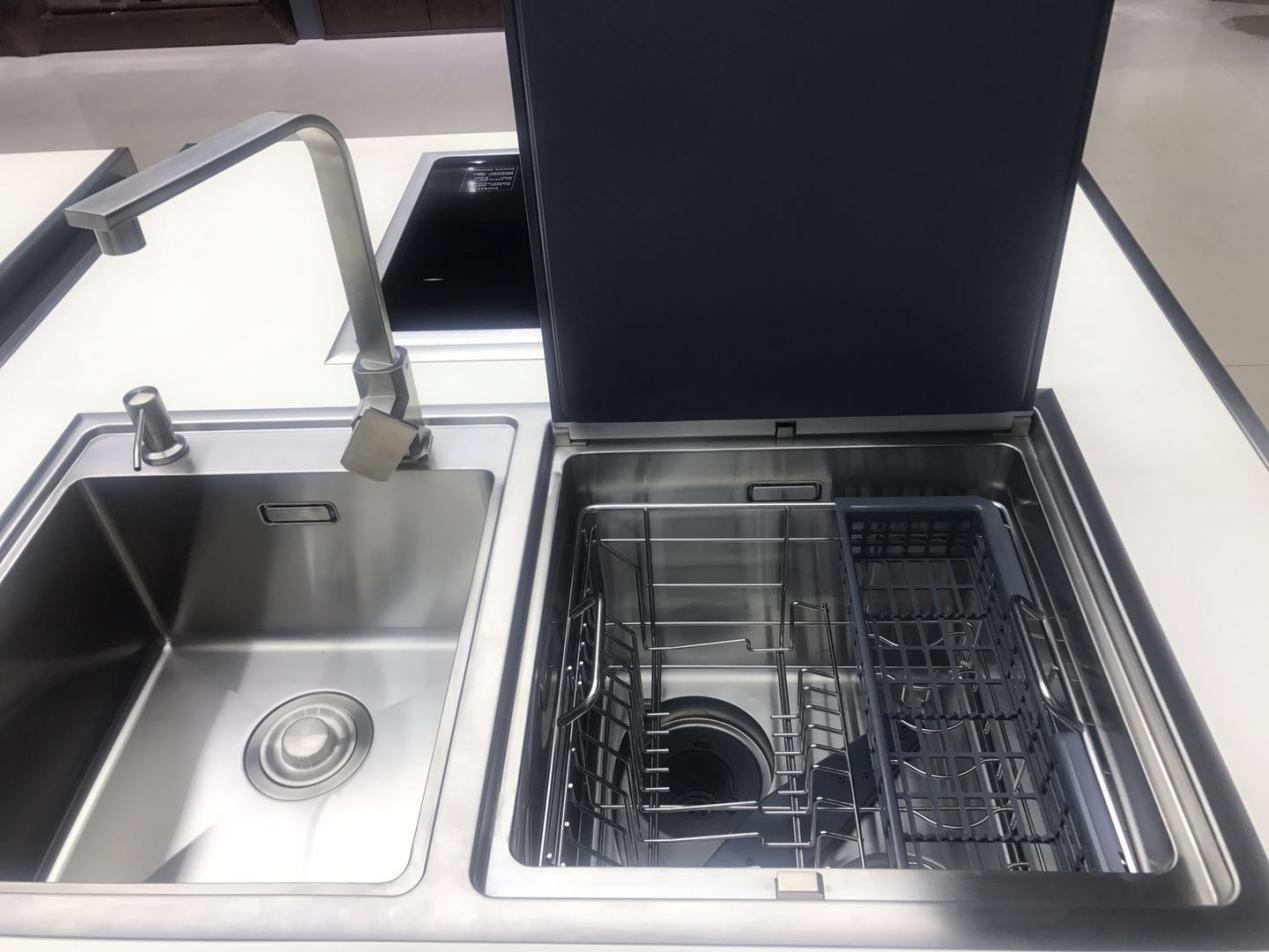洗碗机到底买大好还是买小好,洗碗机到底好不好用真实测评