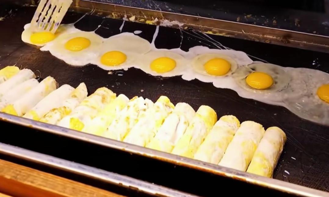 学校门口卖小吃能赚多少钱,学校门口的小吃一年能赚多少