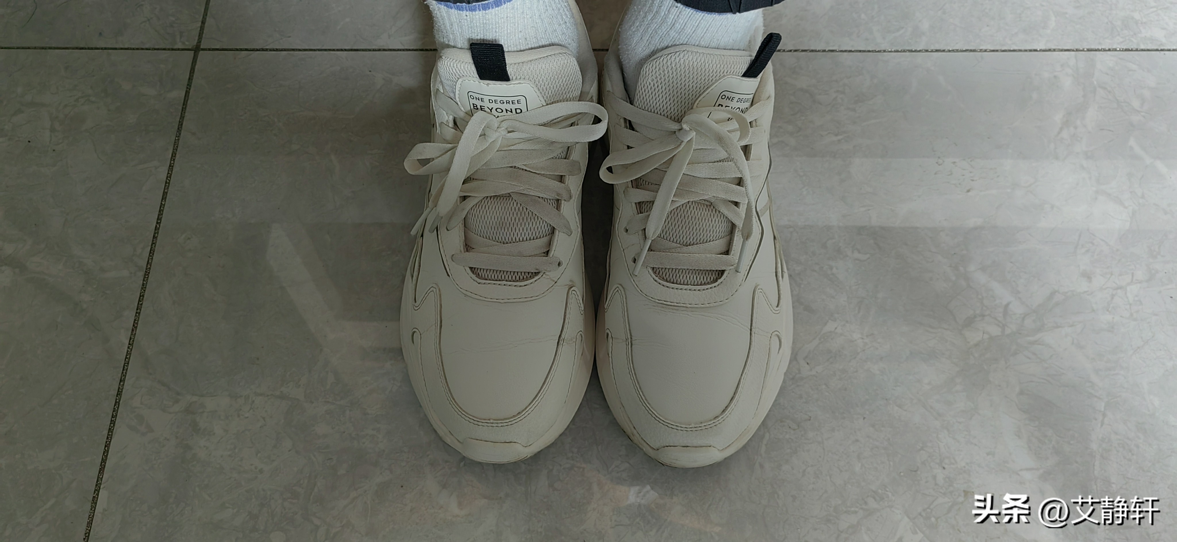 拴鞋子绳子的方法,怎样拴鞋带避免鞋子起褶皱