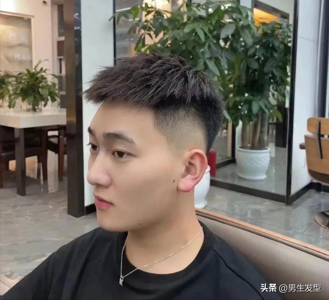 男生剪前刺头发型,男生剪发型好看简单