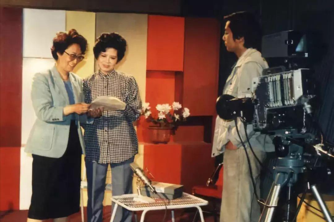 已经退休的12位央视著名主持人,已经退休的12位央视主持人