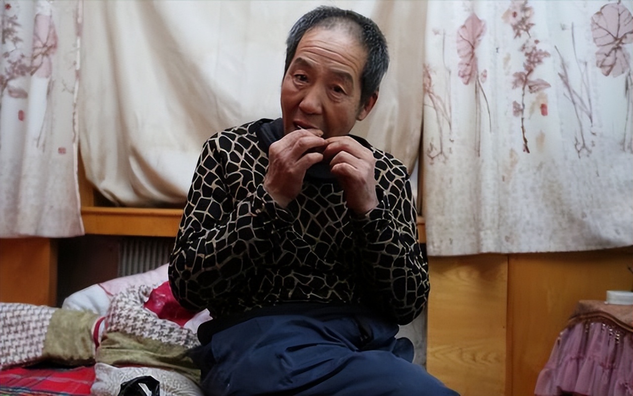 那些不帮忙带娃的老人你后悔了吗,为什么老人帮忙带孩子却觉得更累