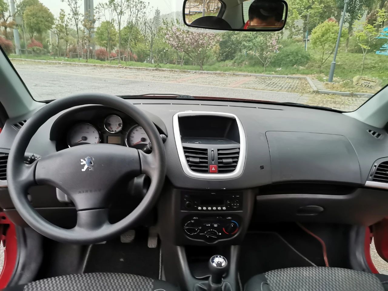 标致207到底值不值得买,开了十年的标致207值得购买吗