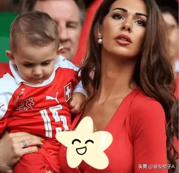 世界杯惊艳的女观众,世界杯决赛女球迷惊艳镜头