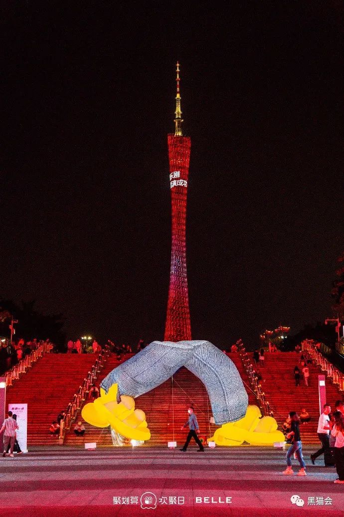 甲方爱上“巨物营销”！活动现场不愁没人~