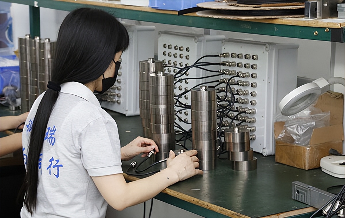 制造压力传感器推荐厂家,标准压力传感器厂家经验丰富