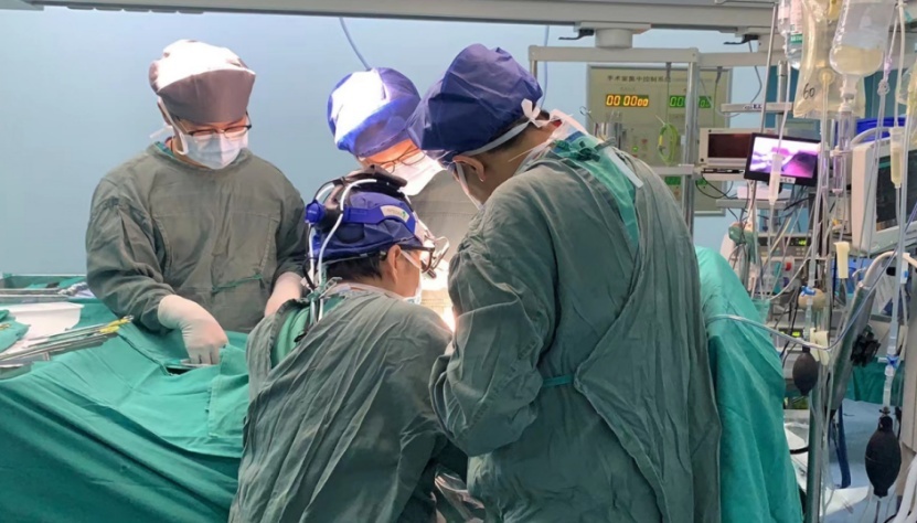 郑州大学第一附属医院成功实施双肺移植+心脏搭桥手术