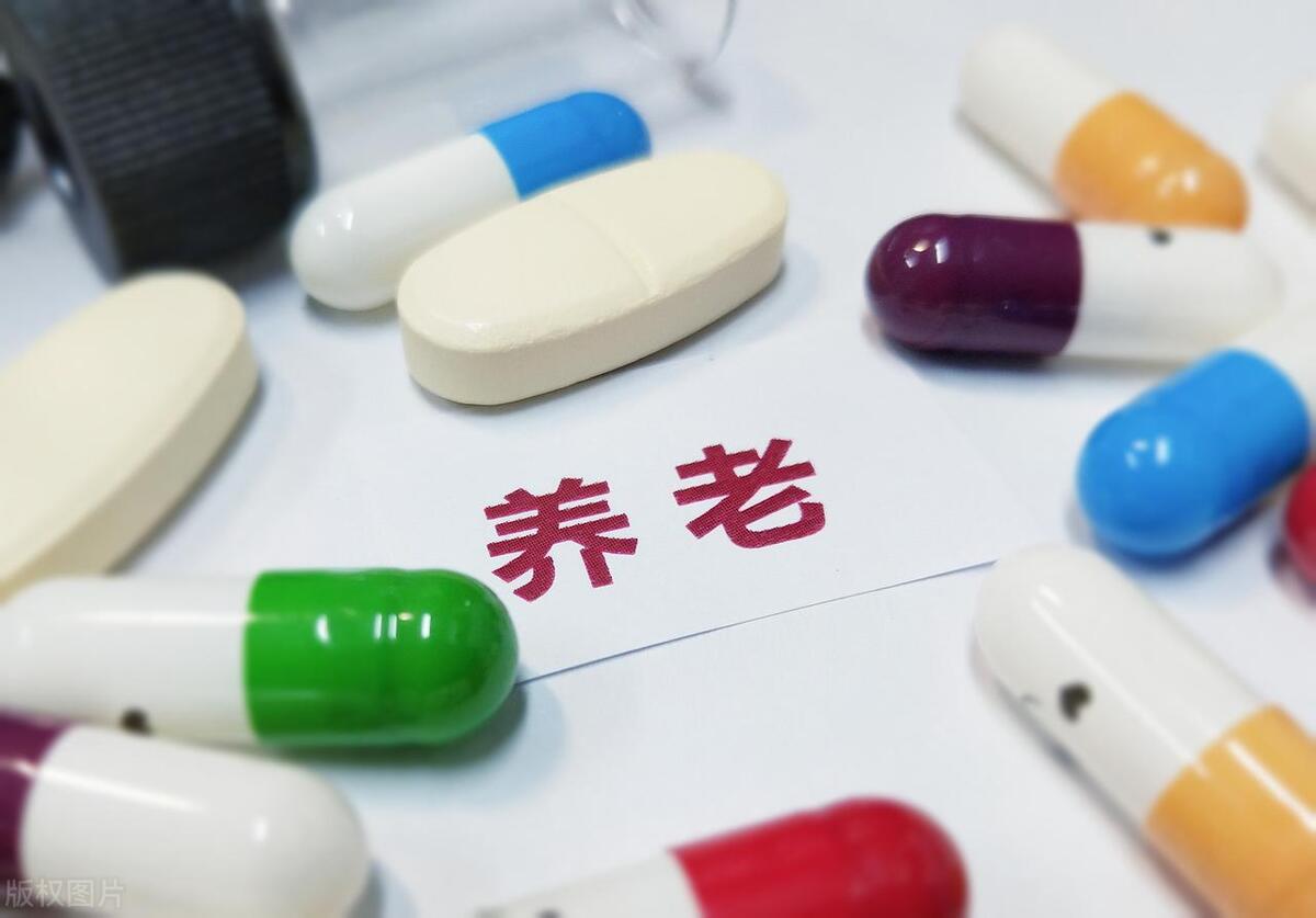 缴纳社保有啥用退休能领多少钱,个人交纳的社保退休后能领多少钱