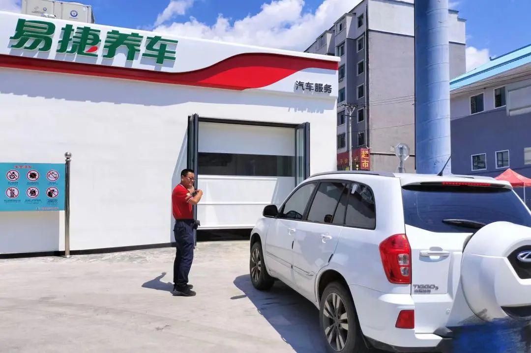 暴雨天雨水洗车,下暴雨免费洗车