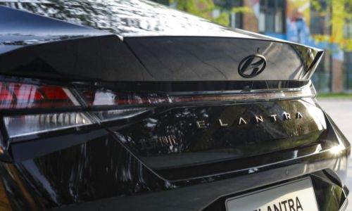 第七代伊兰特黑骑士最新落地价,吉首第七代伊兰特黑骑士限量版