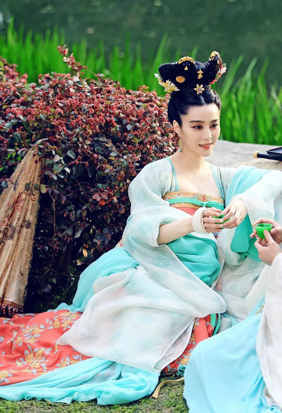 王皇后鞭打武媚娘,武则天对王皇后有多狠