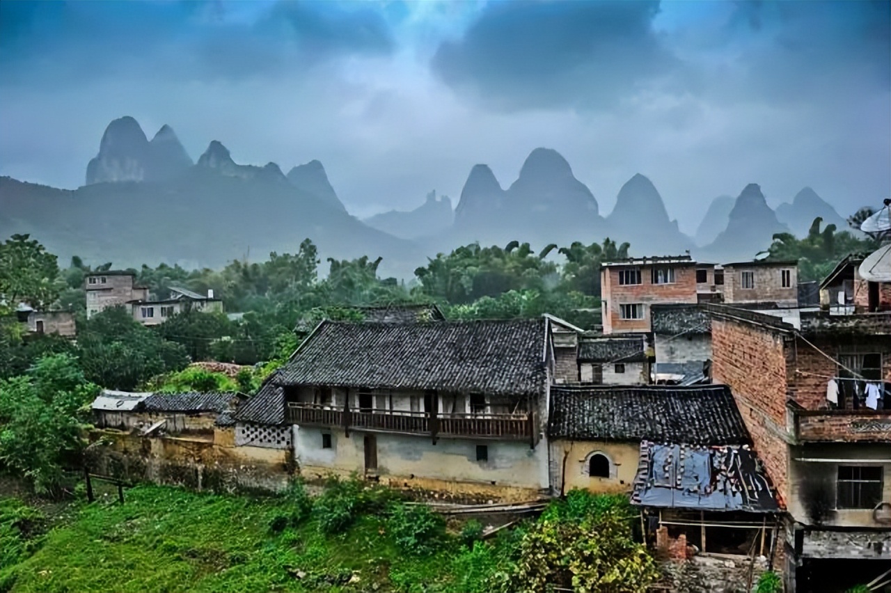 世界上最著名的十大古镇,云南著名古镇景点排名