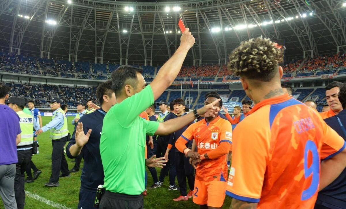 裁判马宁最新消息,马宁世界最佳裁判