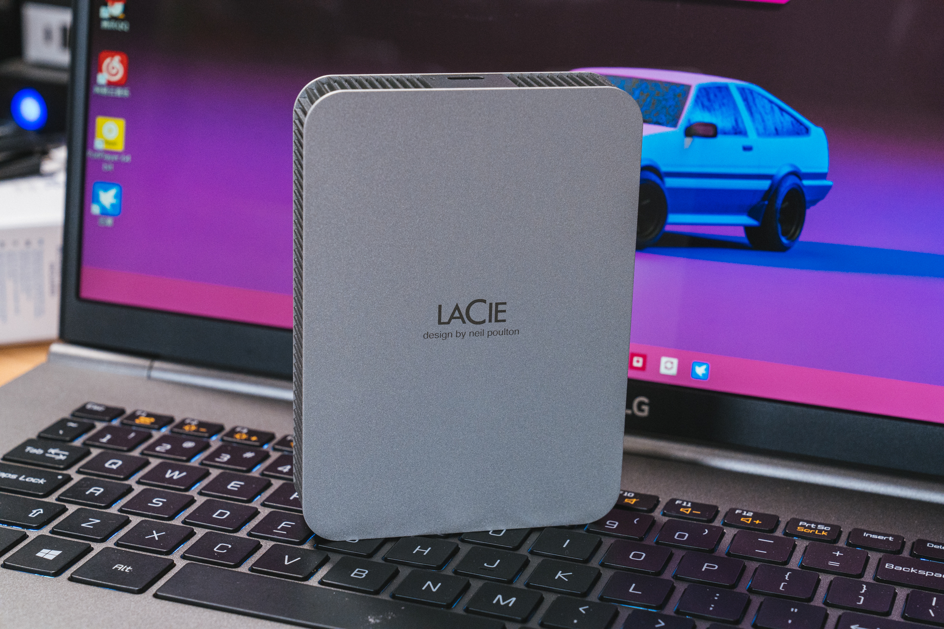 种草的翻包文化，好物实用至上：我的通勤实用主义EDC都有些啥？