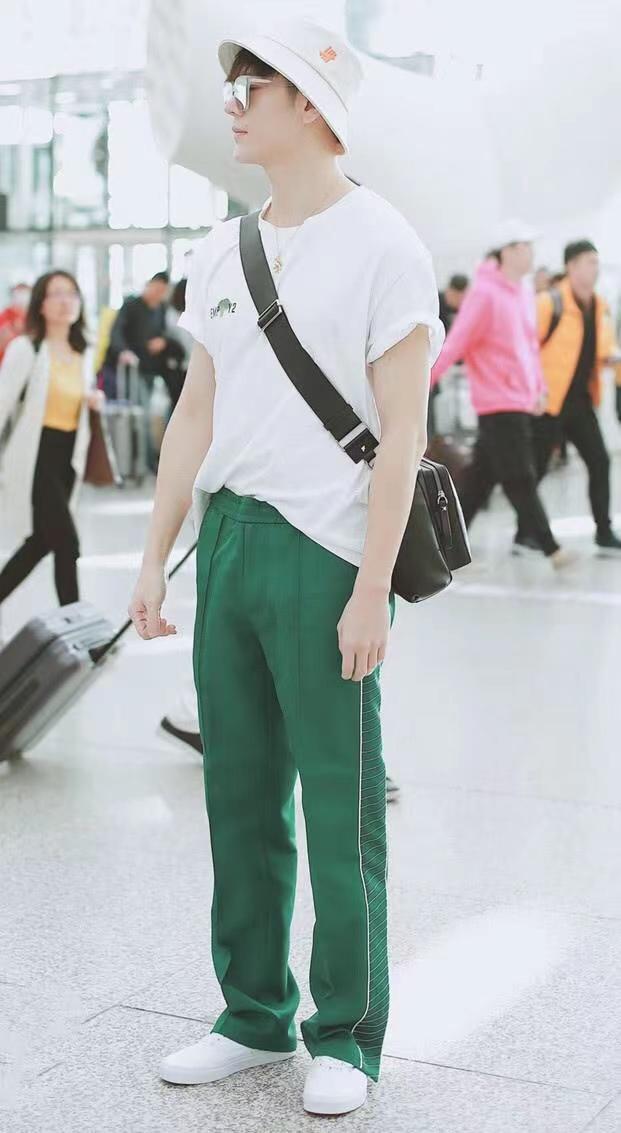 牛油果绿男生穿好看吗,牛油果绿适合黄黑皮肤穿吗男