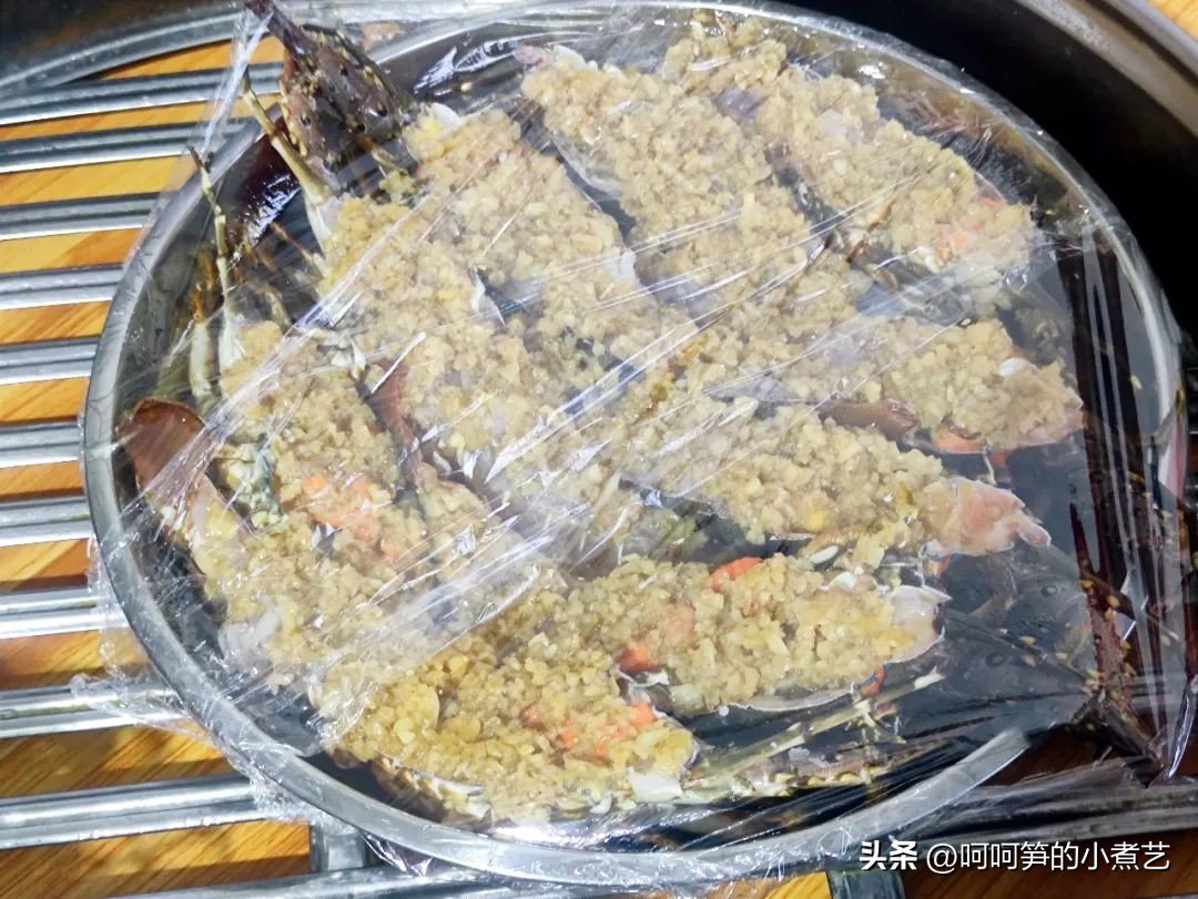 蒜蓉蒸小青龙的蒜蓉熬制,蒜蓉酱蒸小青龙