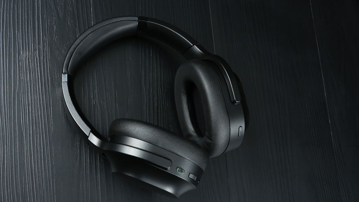 雷蛇头戴式耳机梭鱼专业版,雷蛇梭鱼耳机怎么连接电脑