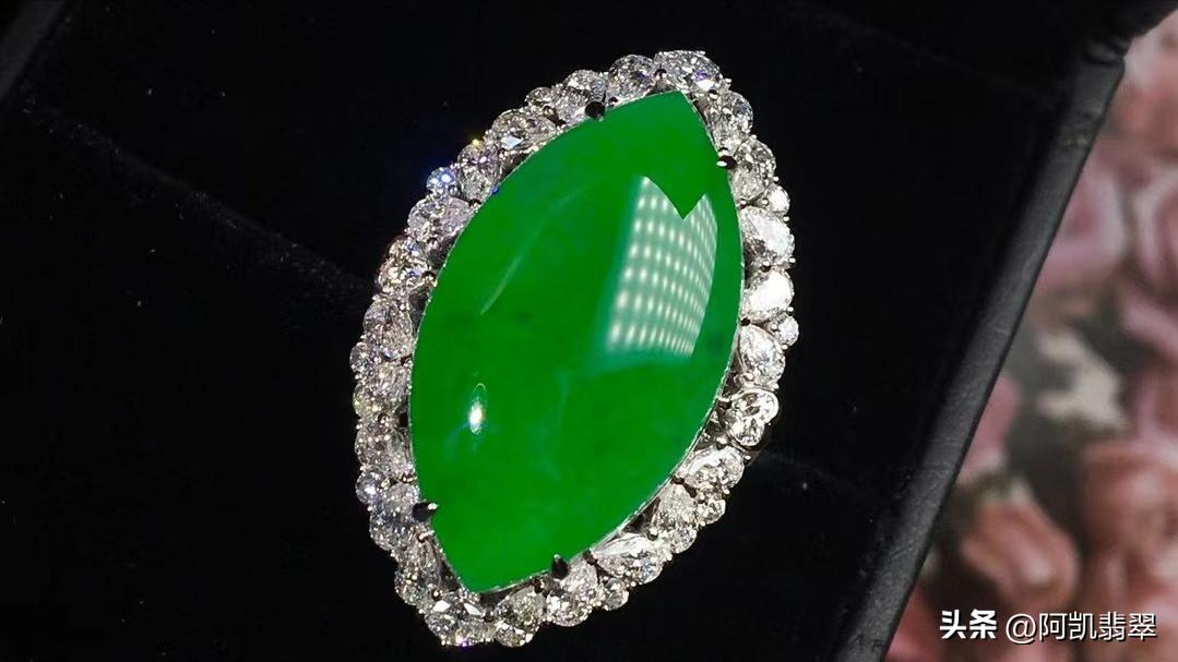 假翡翠用紫外线灯照有什么反应,紫外线照射翡翠的检测方法