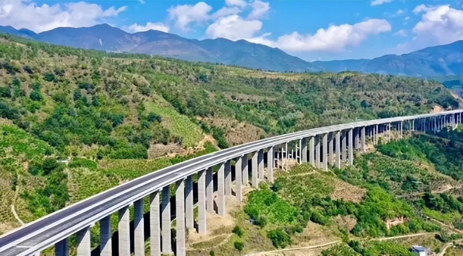 国庆期间上高速还用领卡吗,国庆期间上高速还用不用领卡