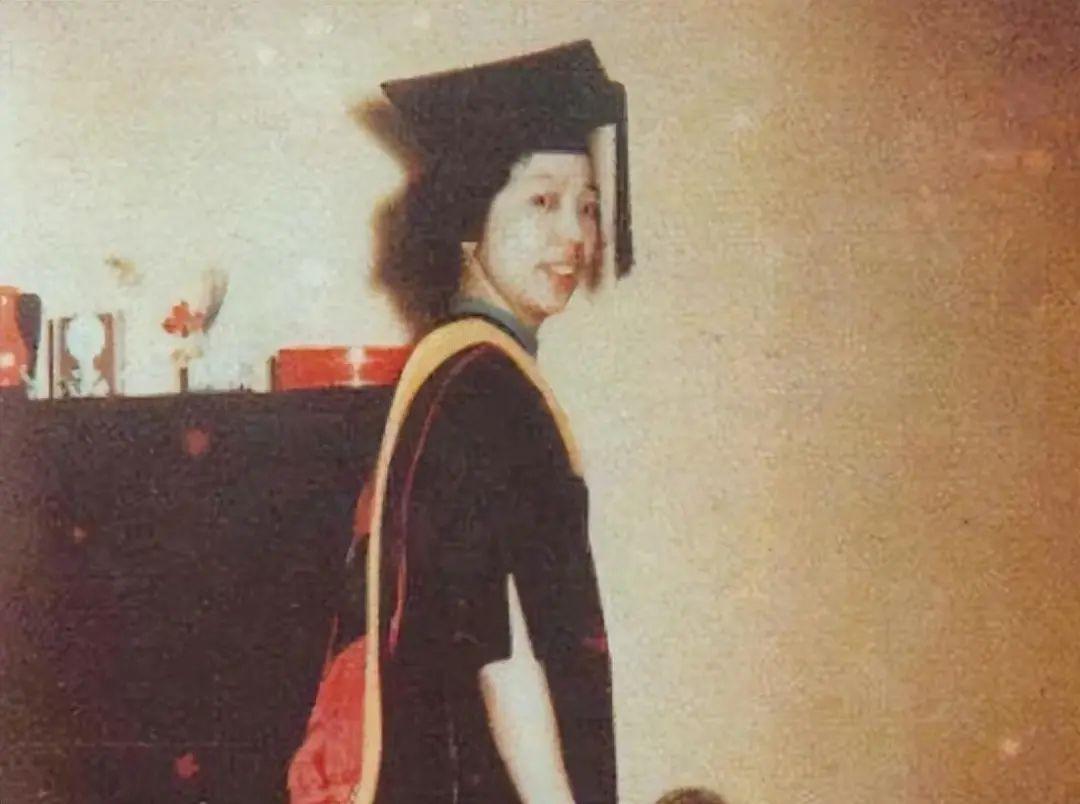 中国女人回国遭美方扣留,她恳求:给6800美元,药瓶还给我