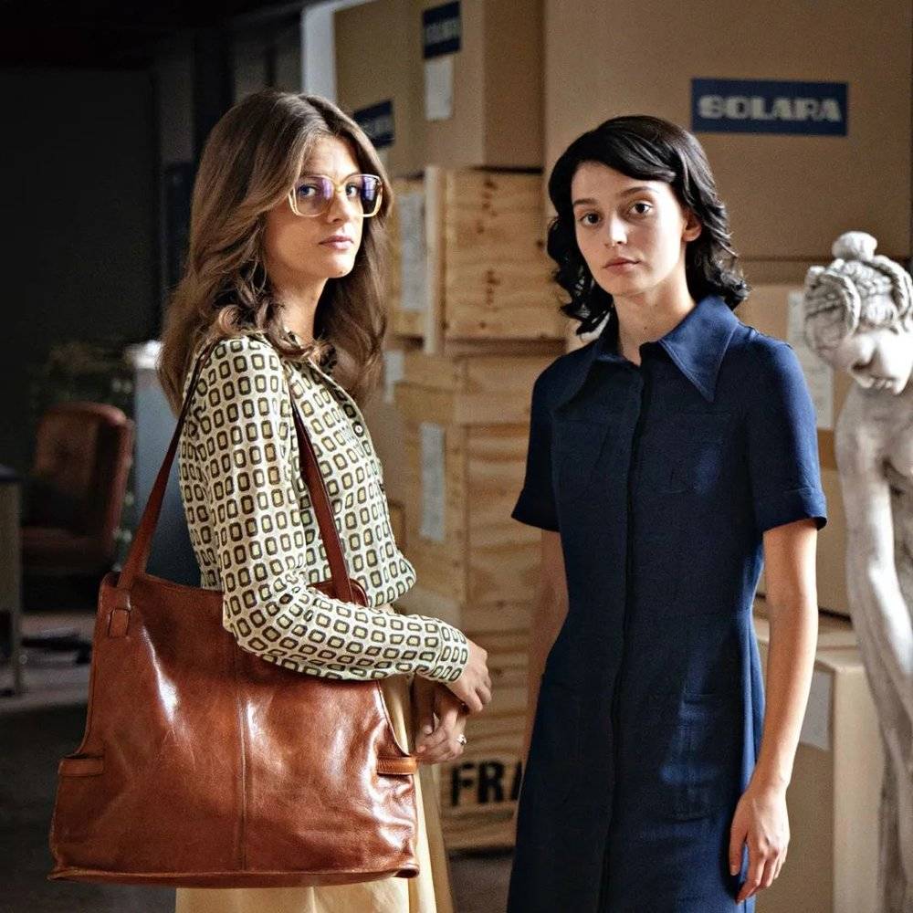 知识分子风穿搭艺术感,简约知识分子穿搭