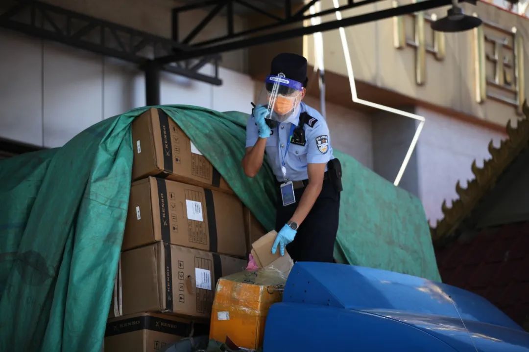 瑞丽边检国门,瑞丽口岸人员出入境通关流程指引