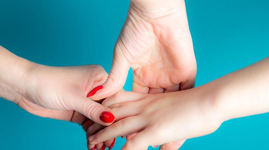 单亲家庭长大的孩子性格有问题,单亲家庭孩子两种人格