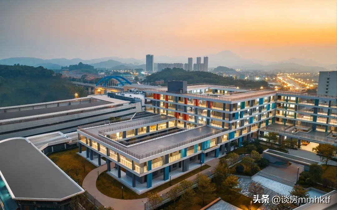 你补贴百万找名师，我忙着学校改校名，大家都有光明的前途