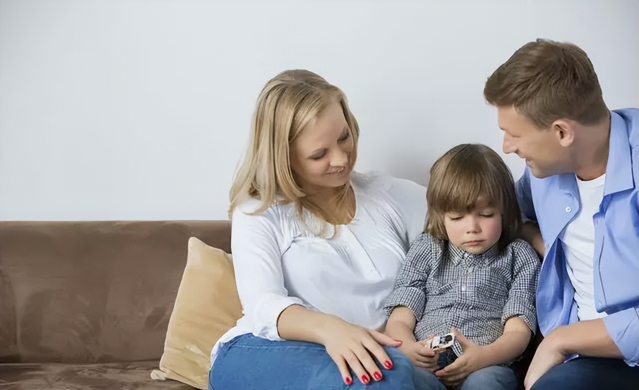 当孩子遇到朋友不跟他玩怎么办,怎样引导孩子不跟别人玩