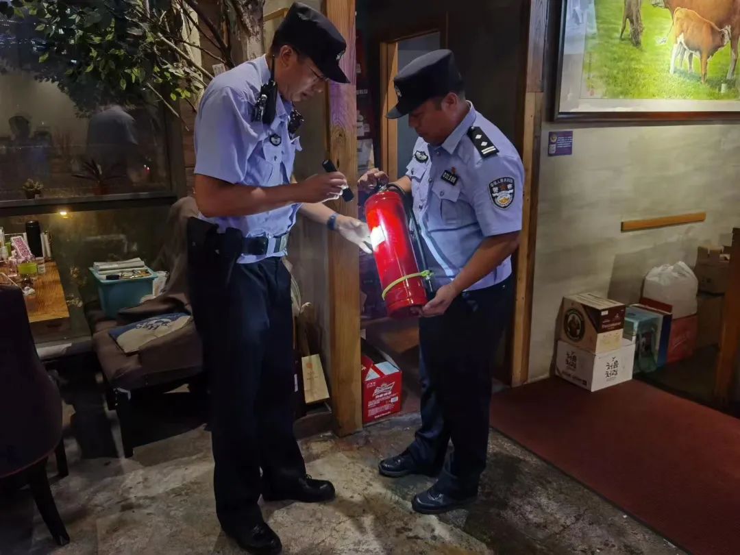 全市夏夜治安巡查宣防行动见成效,北京公安局开展夏季治安行动