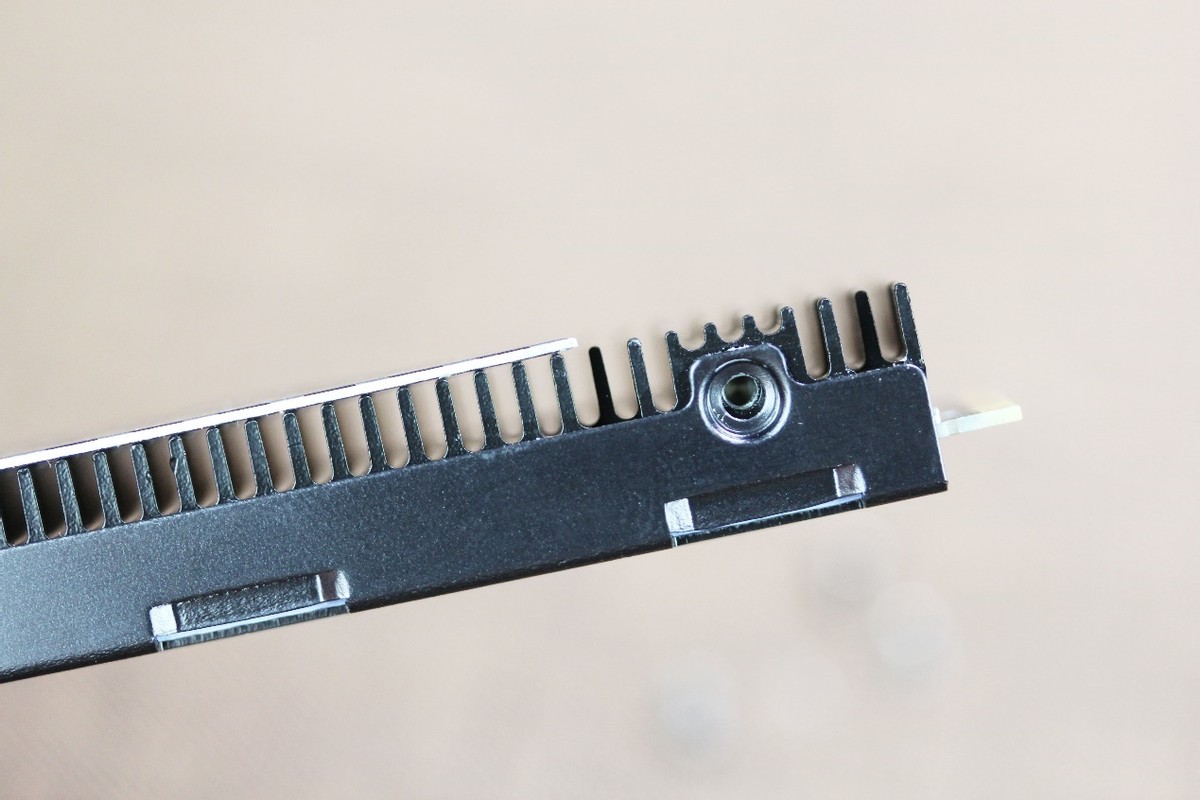 技嘉aorusgen41tb钛雕,pcie4.0固态技嘉评测