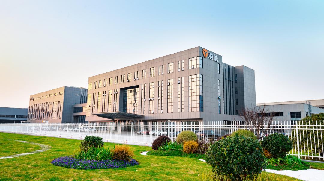 闃挎牴寤峰ず鍐犺幏寰椾簡鍑犱釜濂栨澂,闈犵潃鑷繁鐨勫姫鍔涙嬁鍐犲啗