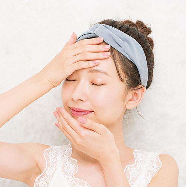 夏天洗完脸擦什么保湿,夏天洗完脸怎么涂防晒