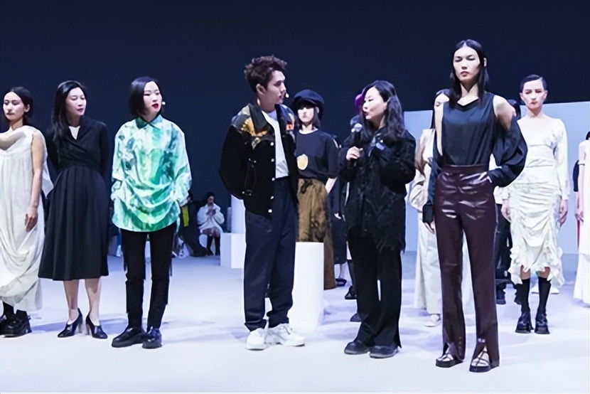 李佳琦女人的衣橱,所有女生的衣橱李佳琦