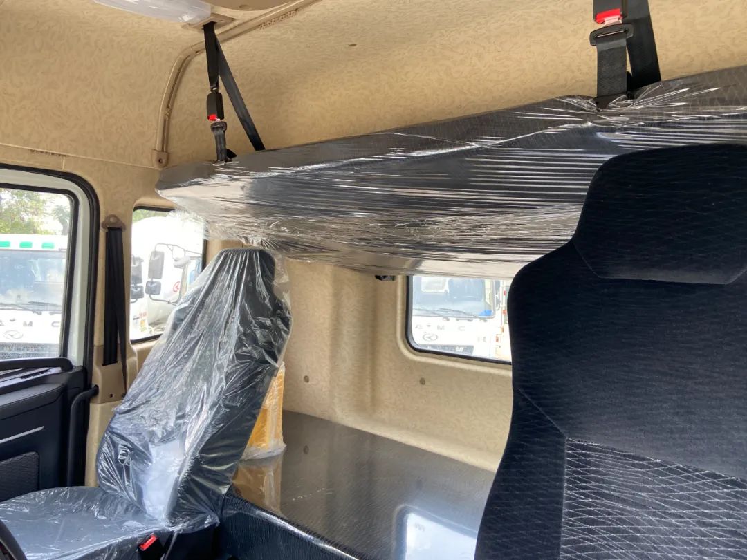 华菱汉马h7460马力牵引车多少钱,拉7吨挖机的自卸车