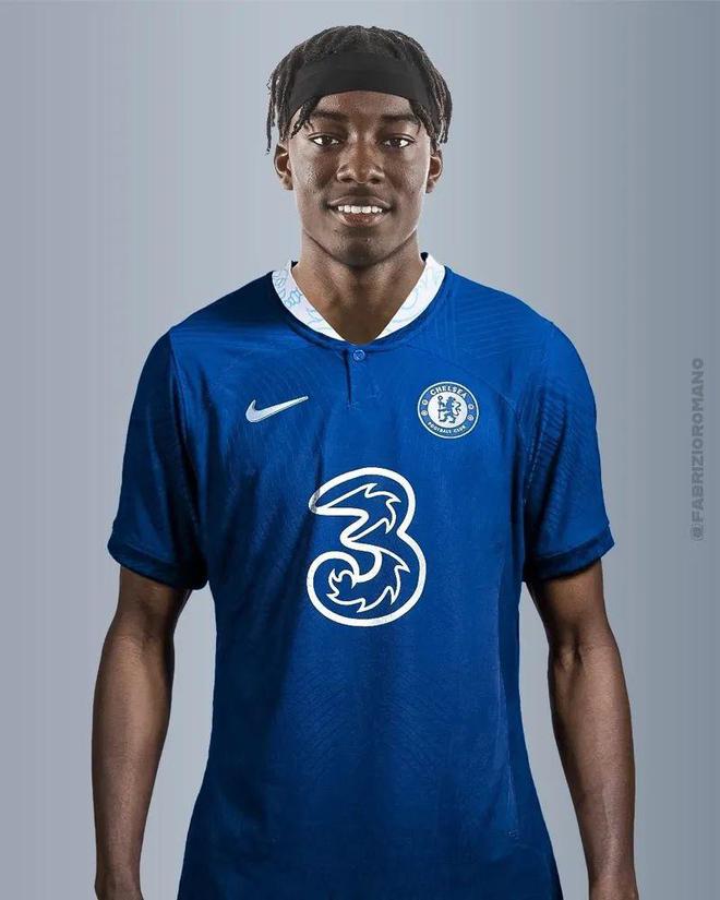 西甲皇马客场大胜塞尔塔集锦,西甲国王杯皇马对巴萨首回合比分