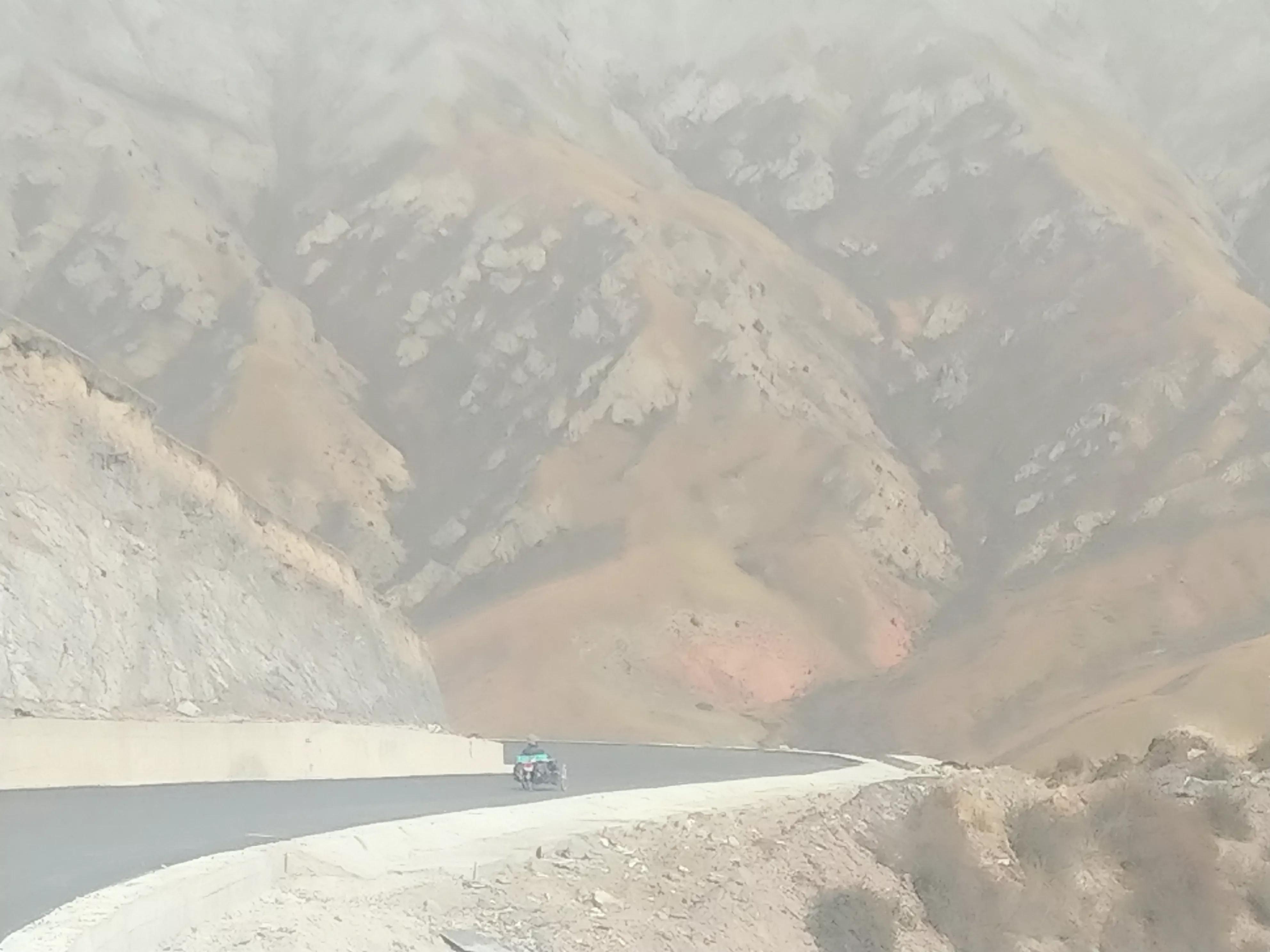 从甘肃翻越祁连山到青海,从肃北到青海沿途风景