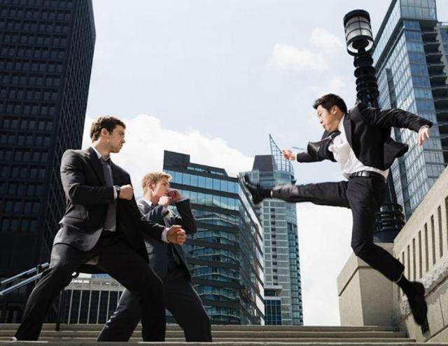 要和别人打架时手抖是什么原因,一吵架打架身体发抖是什么原因