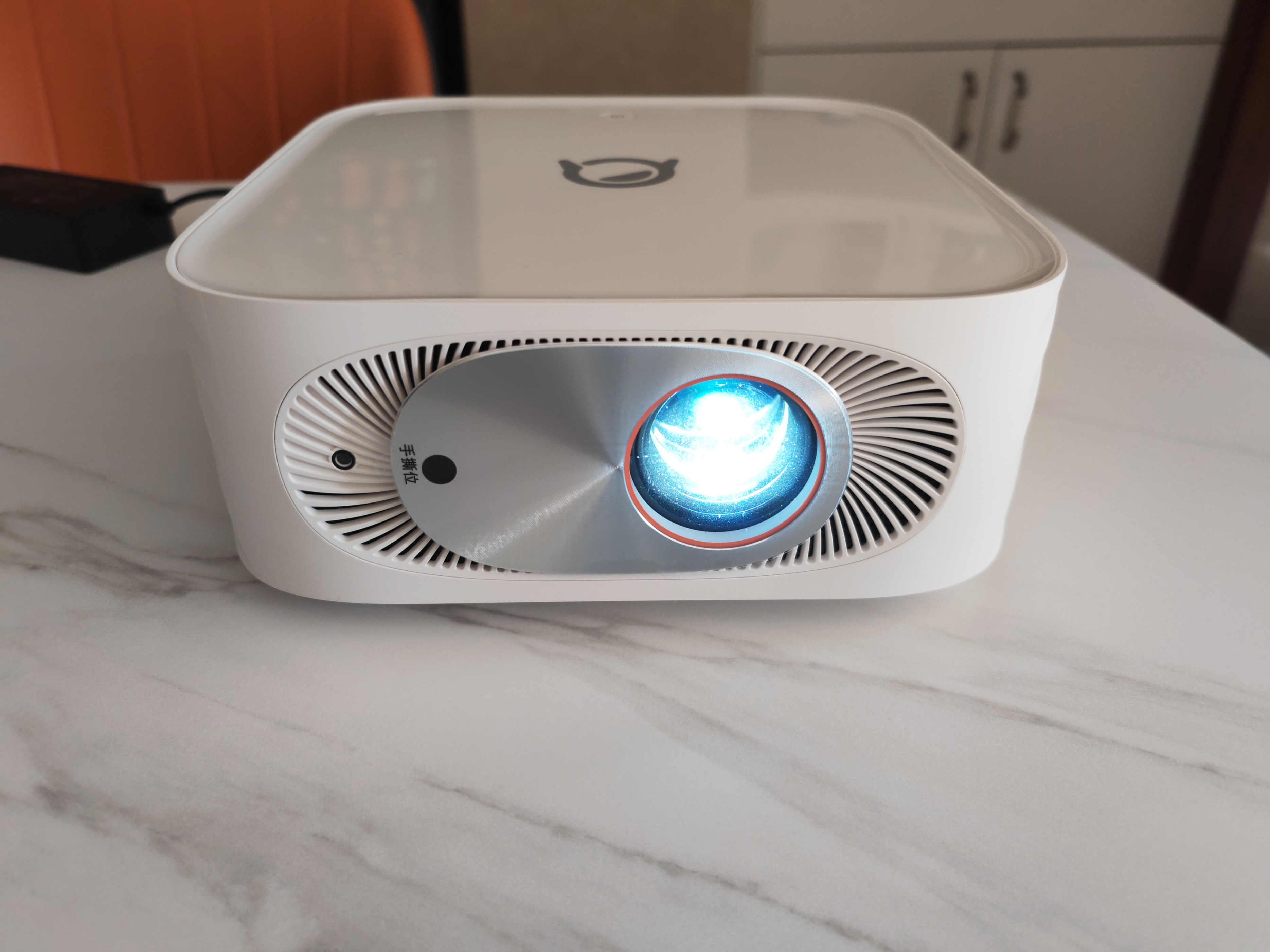 联想小新100智能投影仪,联想小新100s投影仪测评