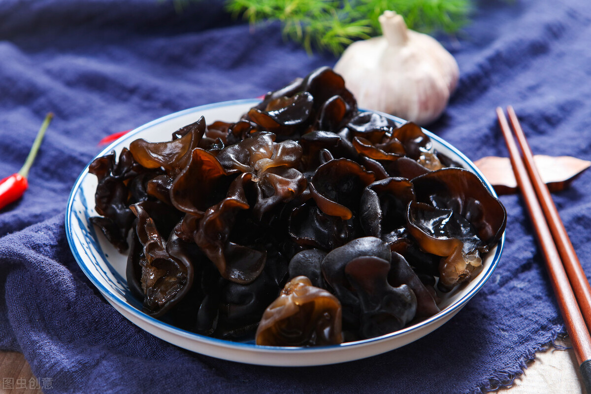 木耳怎么泡才不发霉,木耳不要直接用清水洗等于吃虫卵