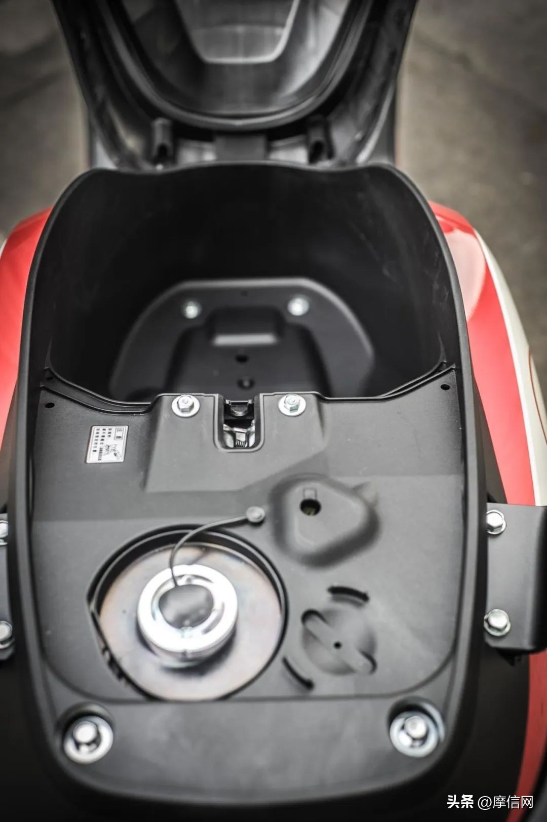 新大洲本田ns125la驾驶感受,新大洲本田NS125LA优点和缺点