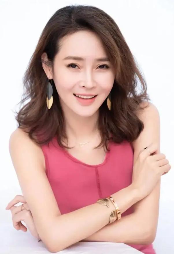 女演员于明加简介,演员于明加人生轨迹