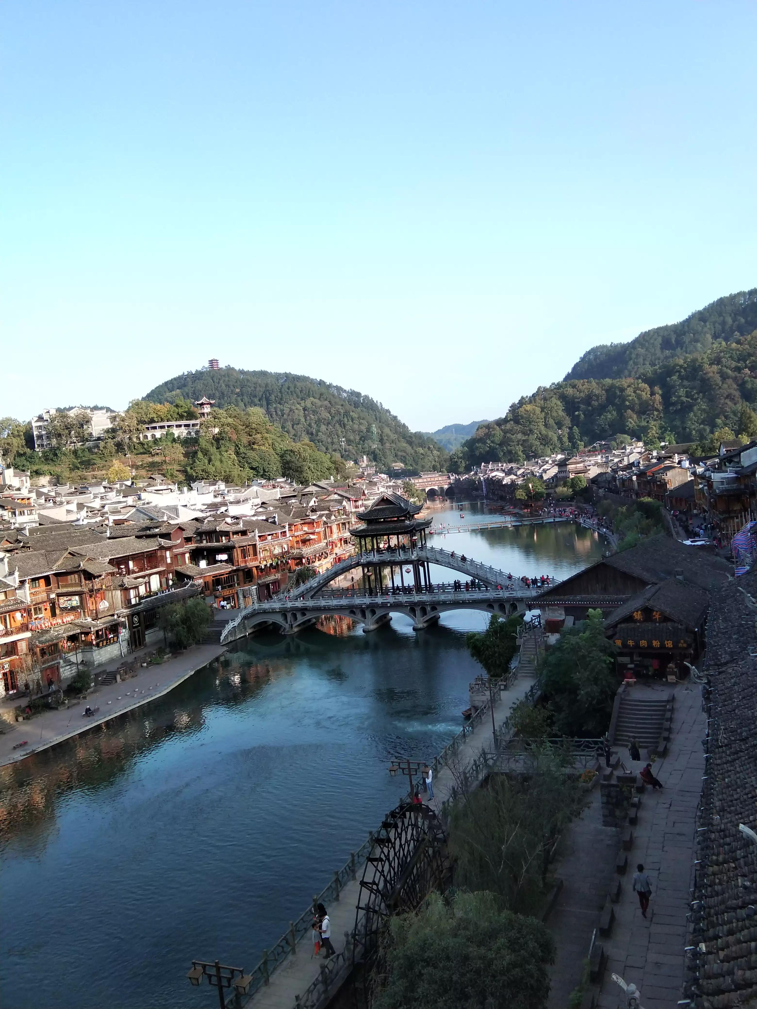 如何去凤凰古城旅游攻略,去湘西凤凰古城玩住哪里好