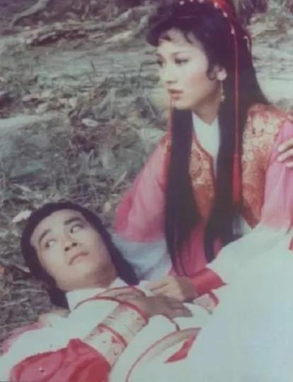 他红了30年和妻子分居却零绯闻,她红了之后