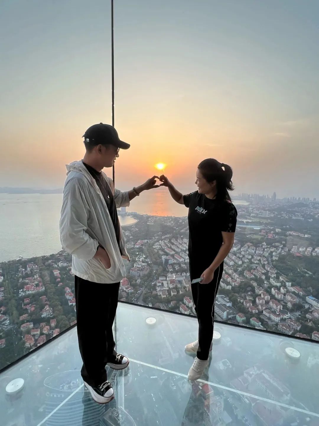 红瓦绿树碧海蓝天视频,红瓦绿树碧海蓝天图文