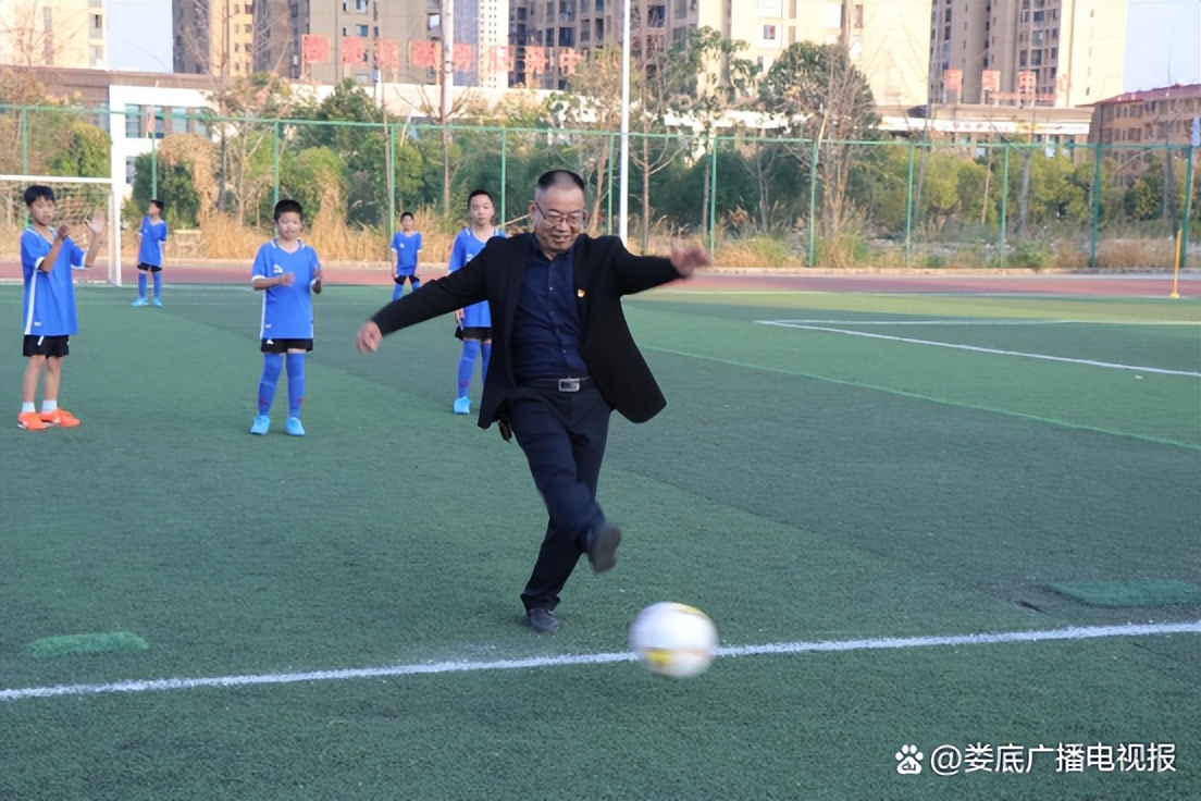 娄底三中举行过足球比赛吗,娄底四中的足球比赛乡镇联赛