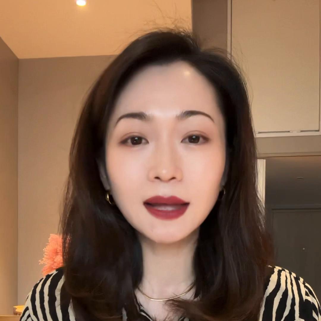 选场地？选策划？nonono，先开会~#新娘备婚